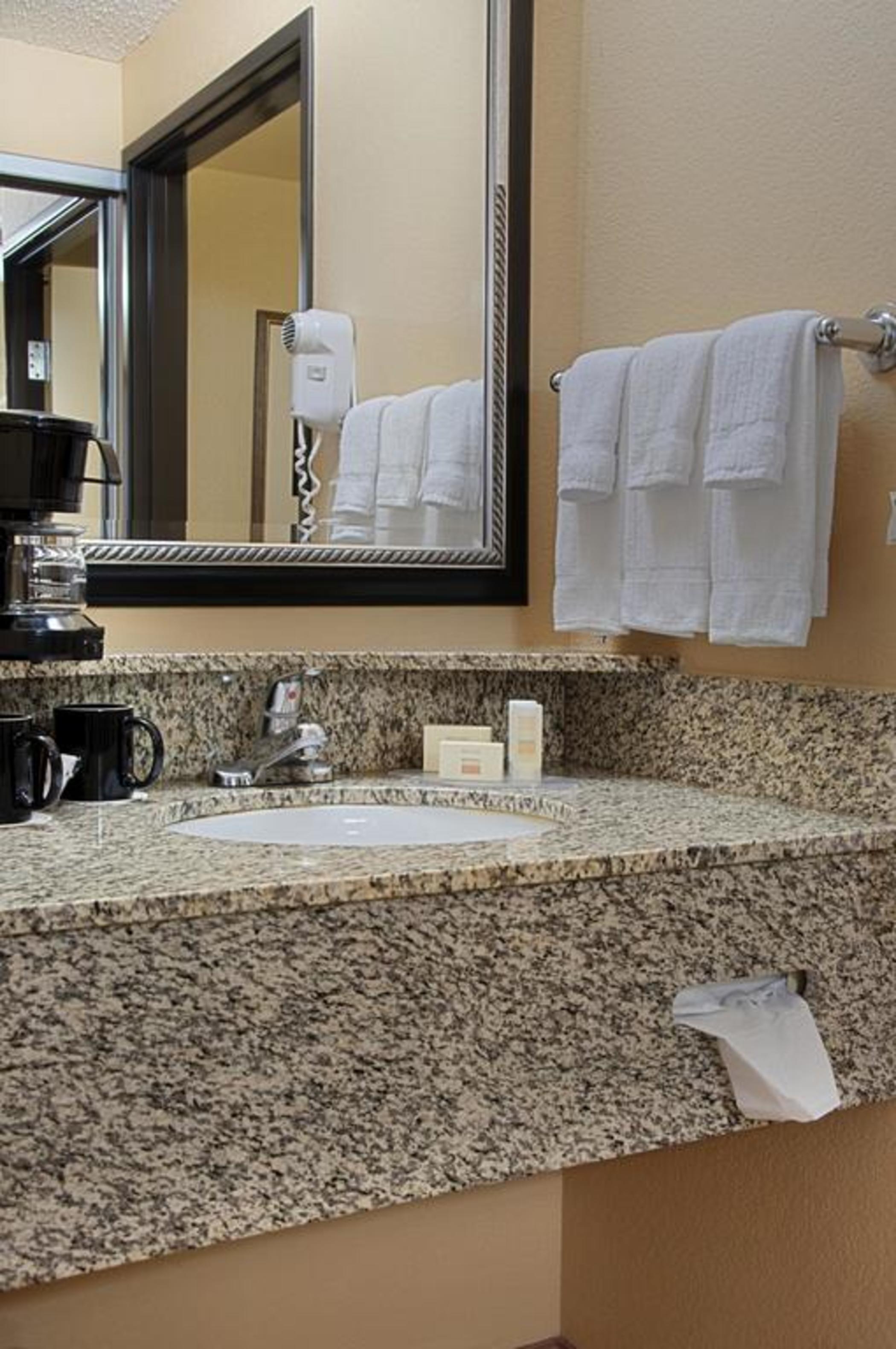 Courtyard By Marriott Key Largo Hotel Exterior photo
