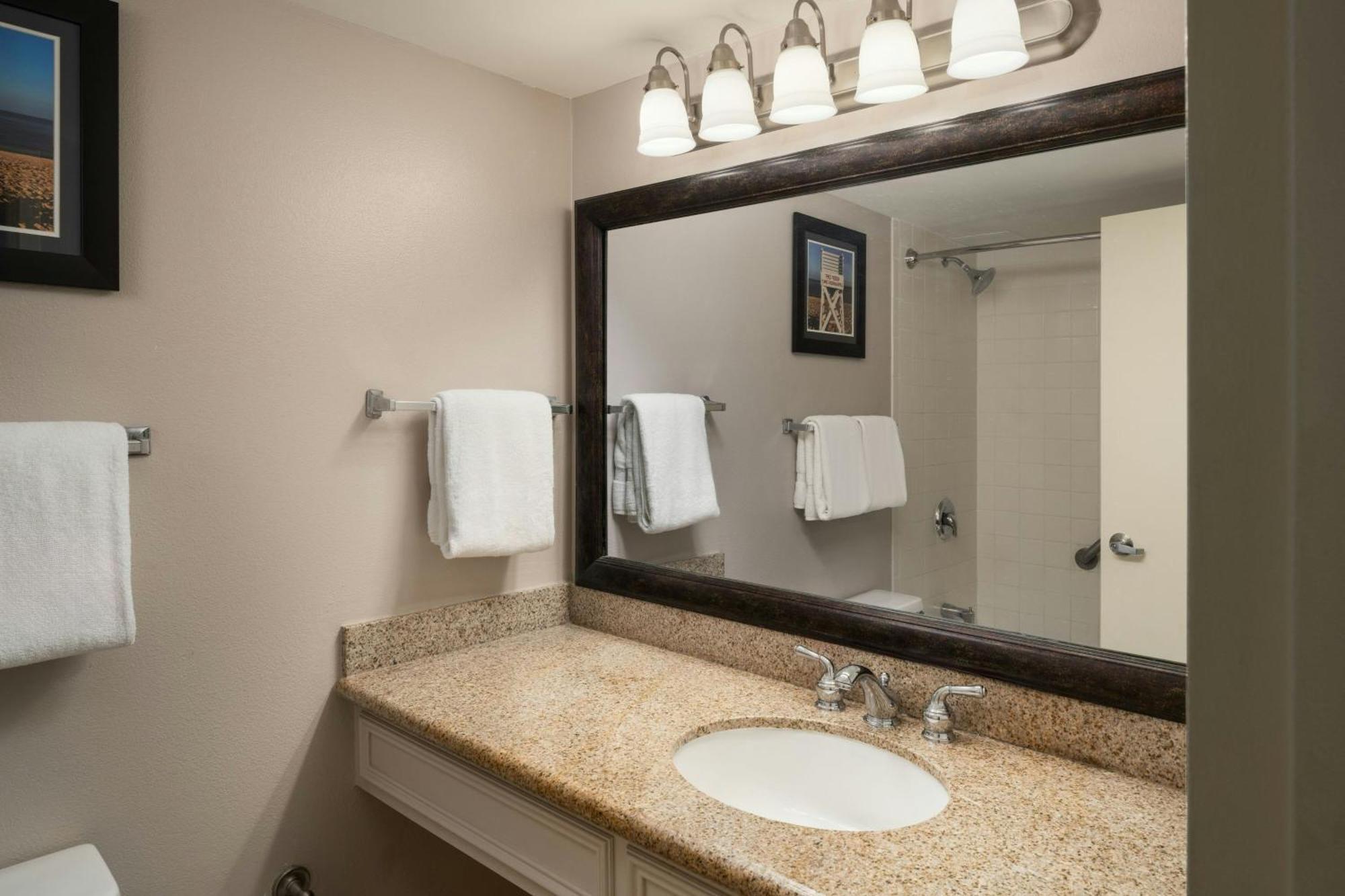 Courtyard By Marriott Key Largo Hotel Exterior photo